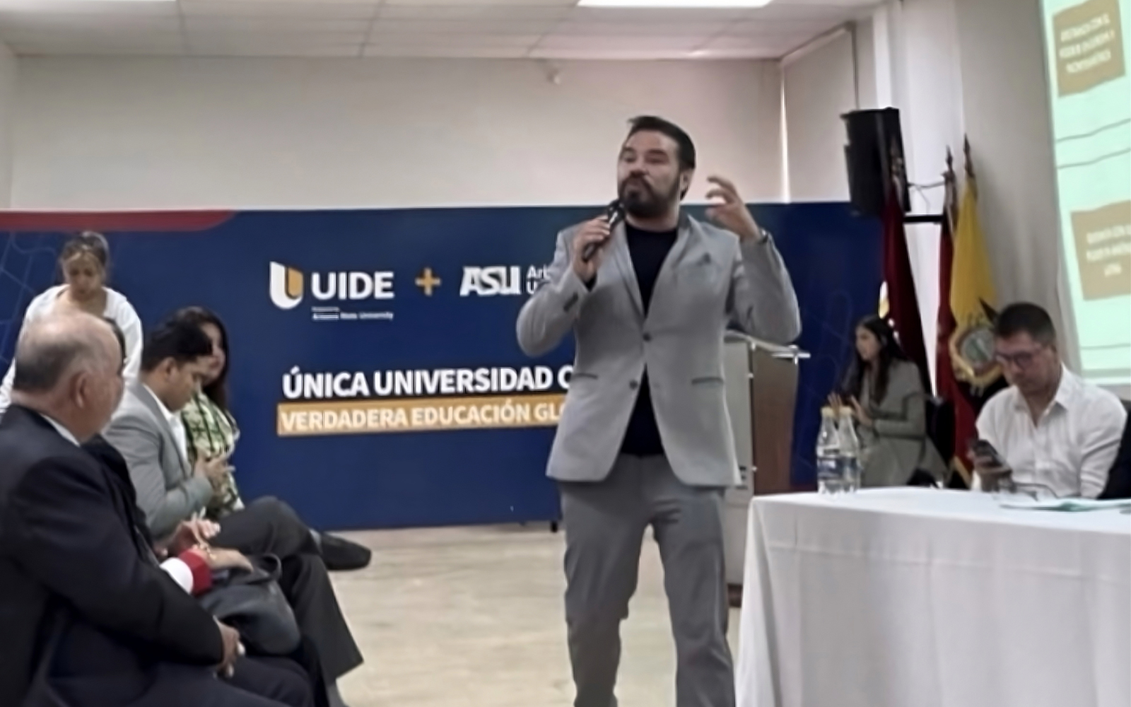 Rodrigo Jordán en entrevista de televisión